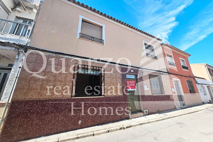 Casas en venta y pisos alquiler - 1