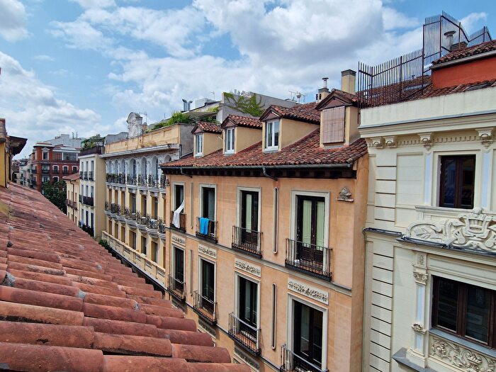 Casas en venta y pisos alquiler - 3