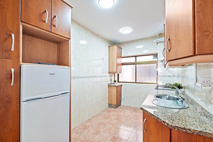 Casas en venta y pisos alquiler - 3