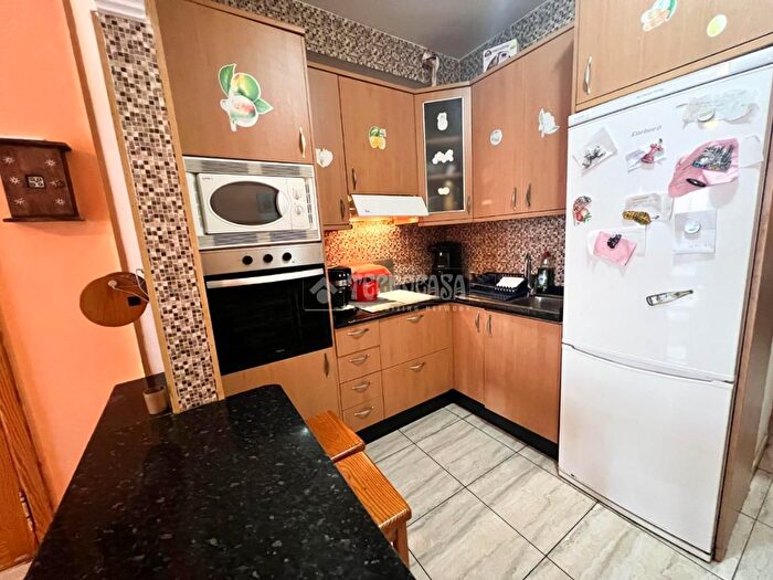 Casas en venta y pisos alquiler - 3