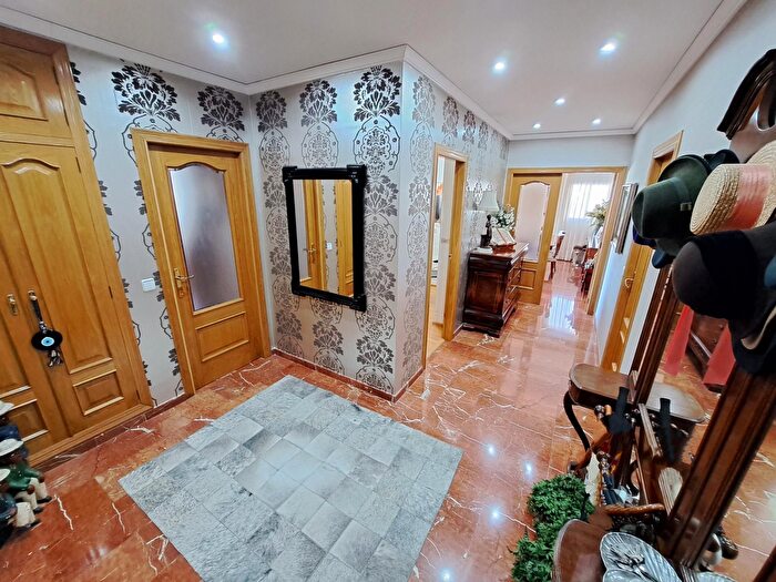 Casas en venta y pisos alquiler - 3