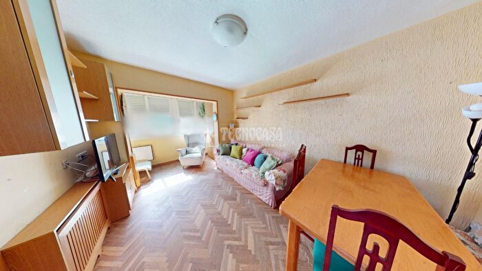 Casas en venta y pisos alquiler - 1