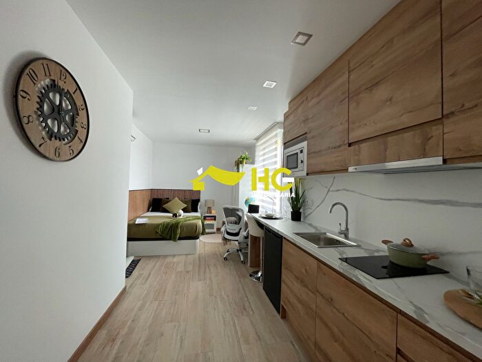 Casas en venta y pisos alquiler - 2