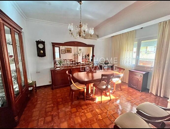Casas en venta y pisos alquiler - 1