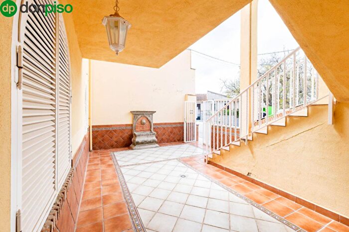 Casas en venta y pisos alquiler - 3