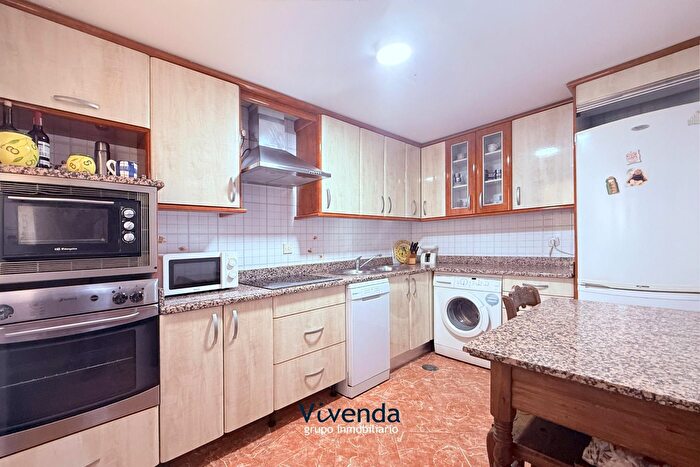 Casas en venta y pisos alquiler - 3