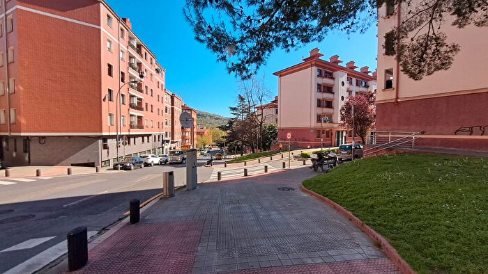 Casas en venta y pisos alquiler - 1