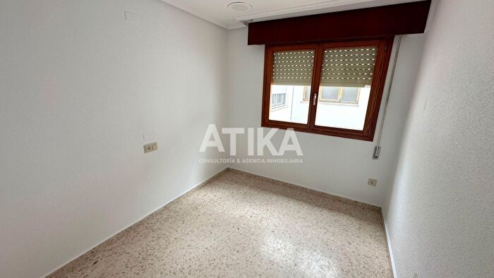 Casas en venta y pisos alquiler - 3