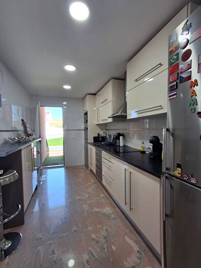 Casas en venta y pisos alquiler - 3