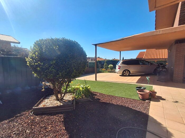 Casas en venta y pisos alquiler - 3
