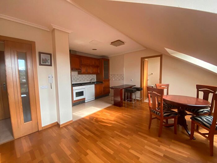 Casas en venta y pisos alquiler - 3