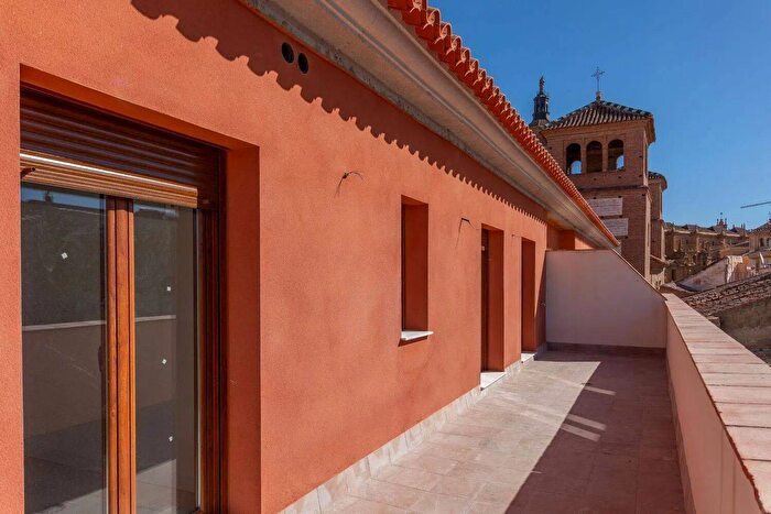 Casas en venta y pisos alquiler - 3