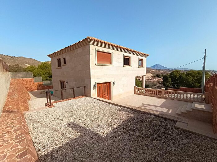 Casa en venta en Pueblo Acantilado Lanuza, El Campello de 6 habitaciones