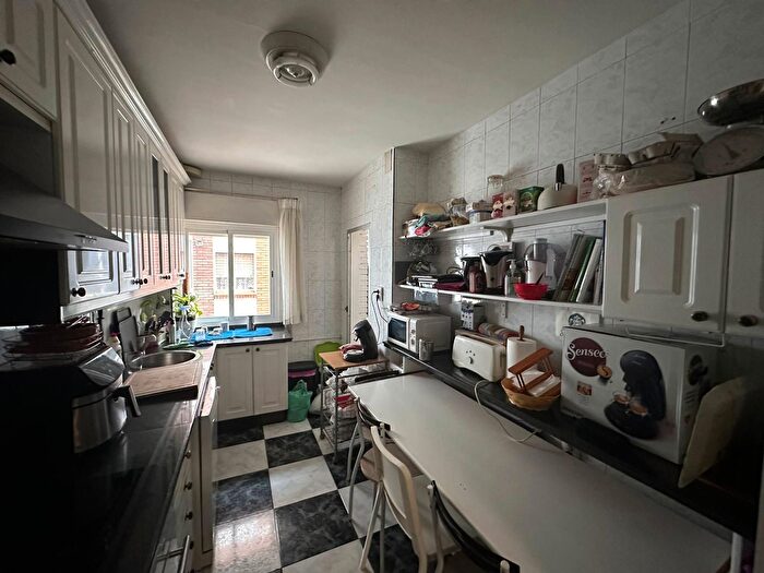 Casas en venta y pisos alquiler - 2