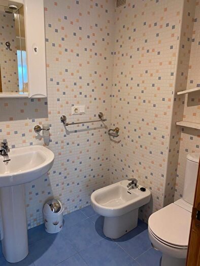 Casas en venta y pisos alquiler - 3