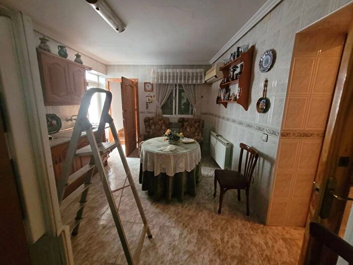Casas en venta y pisos alquiler - 1