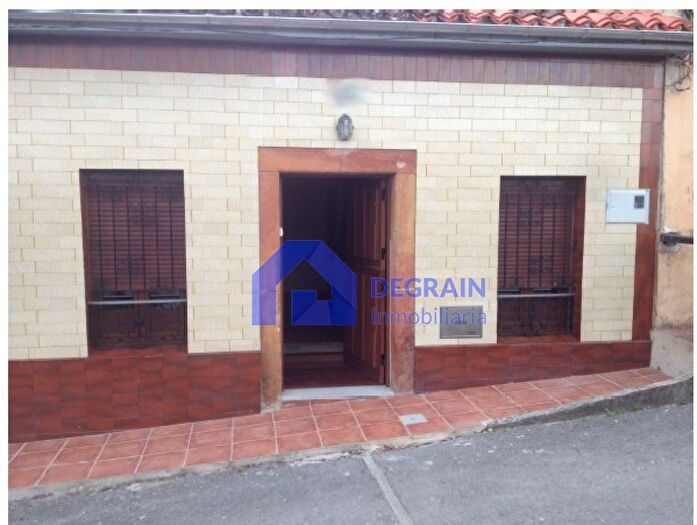 Casa en venta en Fozaneldi Tenderina Ventanielles, Cerdeño El Palais Mercadín de 1 habitacion