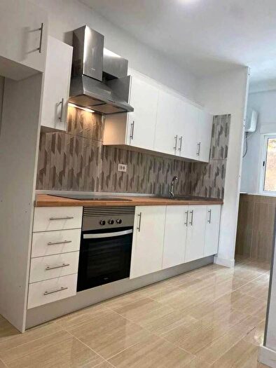 Casas en venta y pisos alquiler - 3