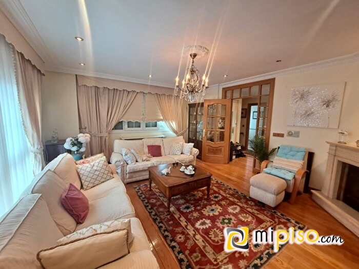Casas en venta y pisos alquiler - 1