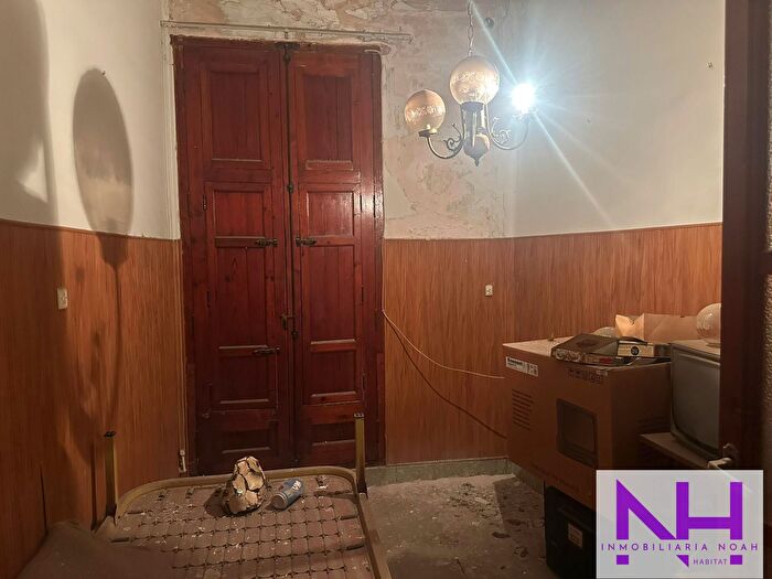 Casas en venta y pisos alquiler - 1