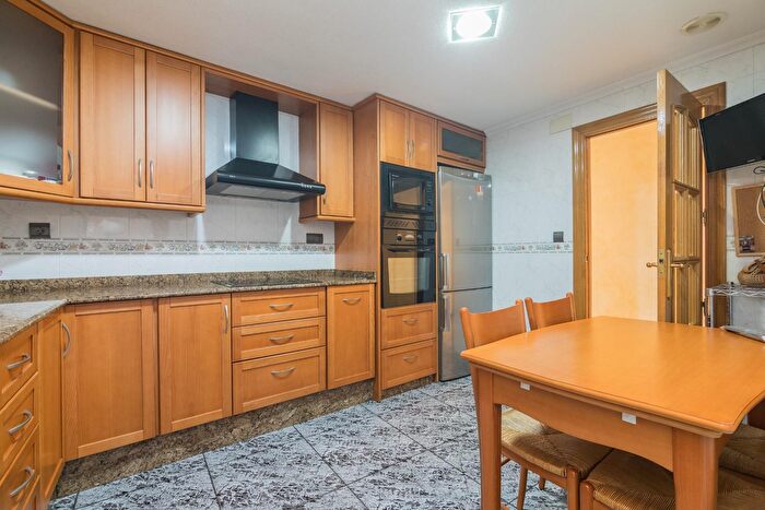Casas en venta y pisos alquiler - 1