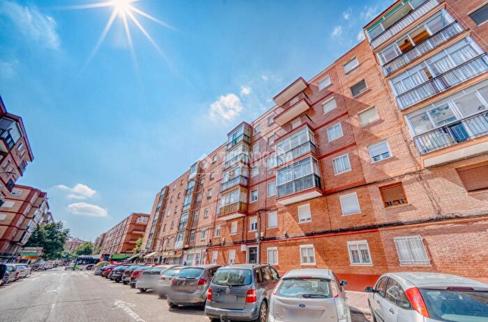 Casas en venta y pisos alquiler - 1