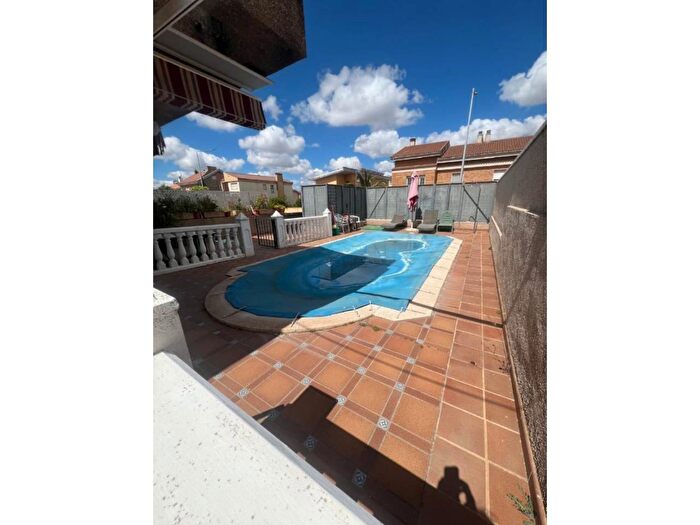 Casas en venta y pisos alquiler - 1