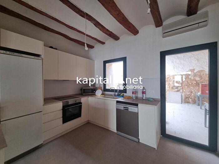 Casas en venta y pisos alquiler - 1