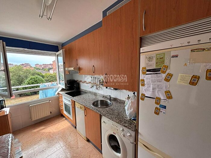 Casas en venta y pisos alquiler - 3