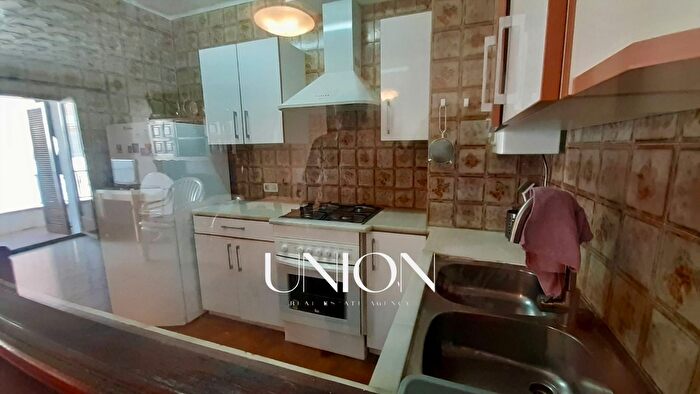 Casas en venta y pisos alquiler - 2