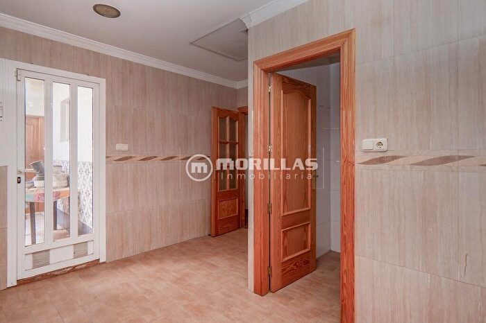 Casas en venta y pisos alquiler - 3