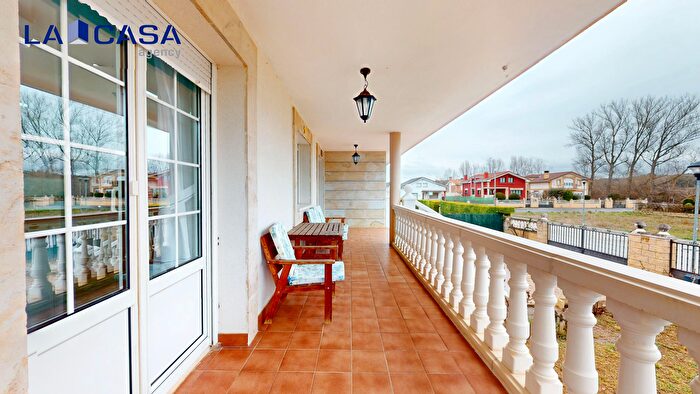 Casas en venta y pisos alquiler - 3