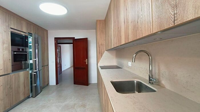 Casas en venta y pisos alquiler - 2