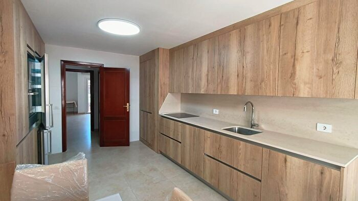 Casas en venta y pisos alquiler - 3
