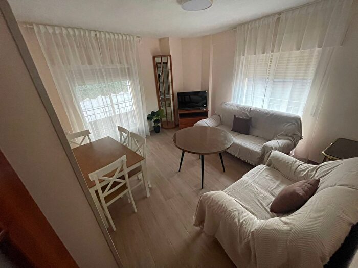 Casas en venta y pisos alquiler - 1