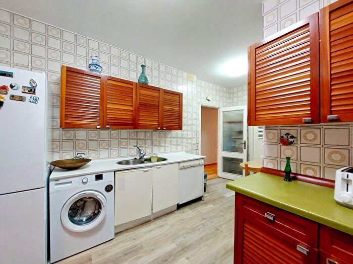 Casas en venta y pisos alquiler - 2