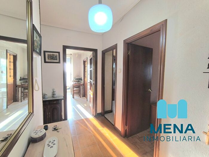 Casas en venta y pisos alquiler - 3