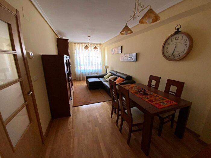 Casas en venta y pisos alquiler - 2
