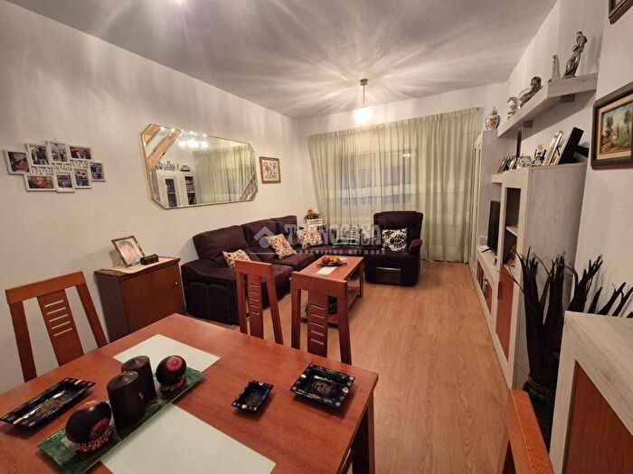 Casas en venta y pisos alquiler - 2