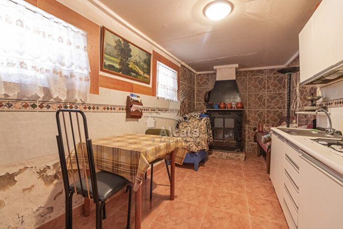 Casas en venta y pisos alquiler - 2