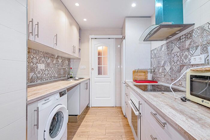 Casas en venta y pisos alquiler - 1