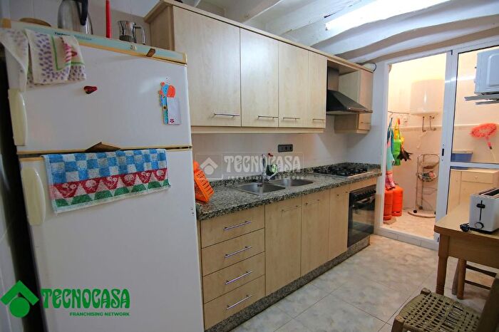 Casas en venta y pisos alquiler - 3