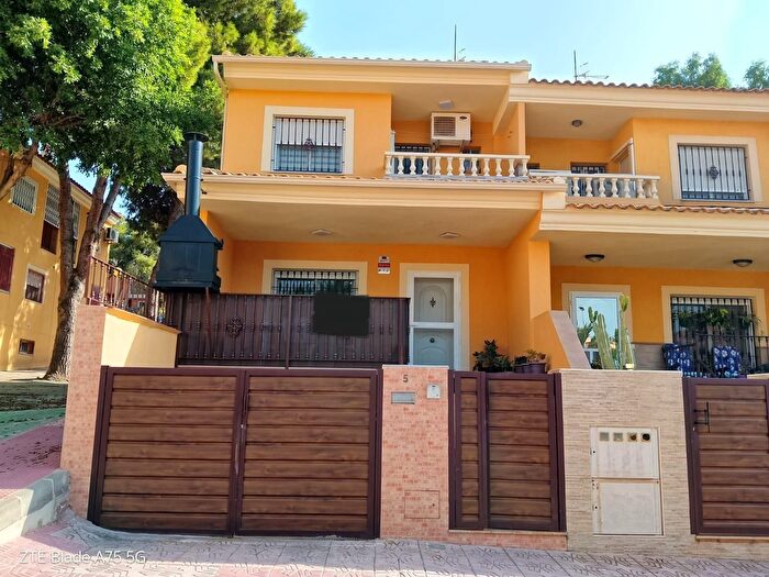 Casa en venta en Puerto de Mazarrón, La Cumbre Cuatro Plumas de 4 habitaciones