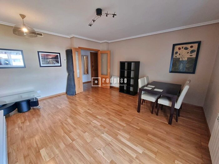 Casas en venta y pisos alquiler - 3