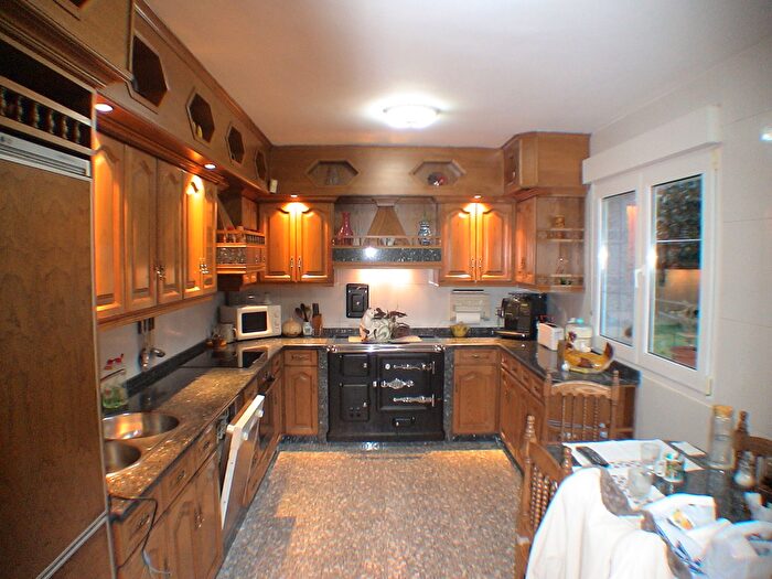 Casas en venta y pisos alquiler - 2