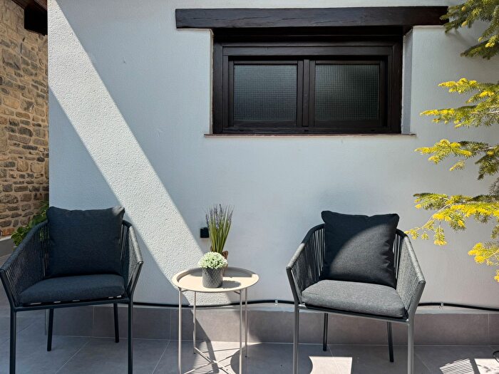 Casas en venta y pisos alquiler - 2