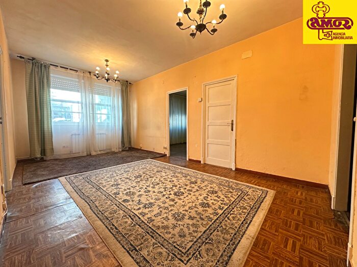 Casas en venta y pisos alquiler - 1