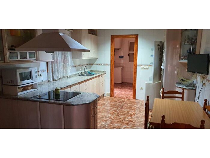 Casas en venta y pisos alquiler - 2
