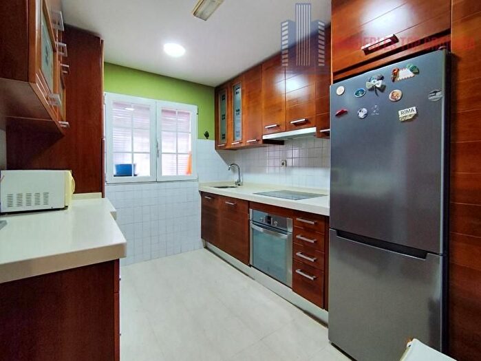 Casas en venta y pisos alquiler - 3