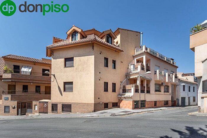 Piso en venta en Barrio de la Vega, Monachil de 3 habitaciones
